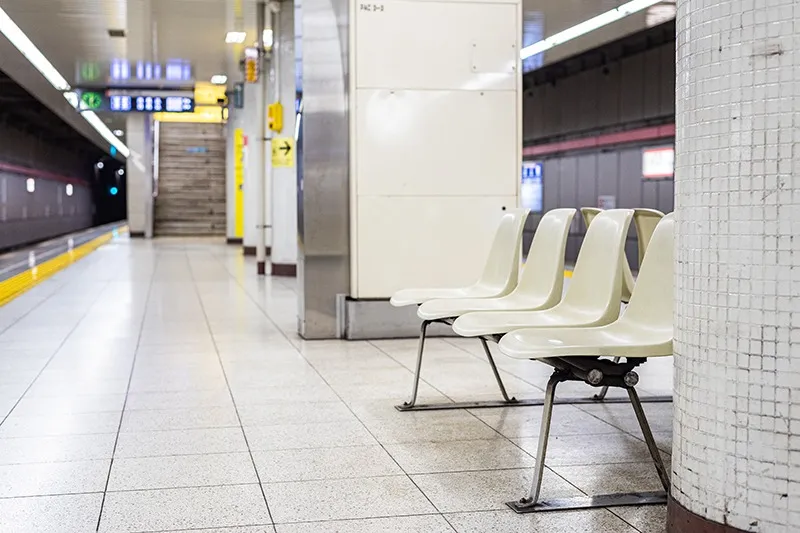 駅構内の設備工事スタッフ ※未経験
